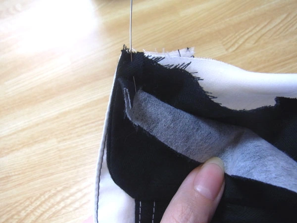 Marking center of body neckline and collar stand