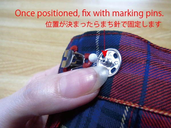 Fixing male snap part with marking pin